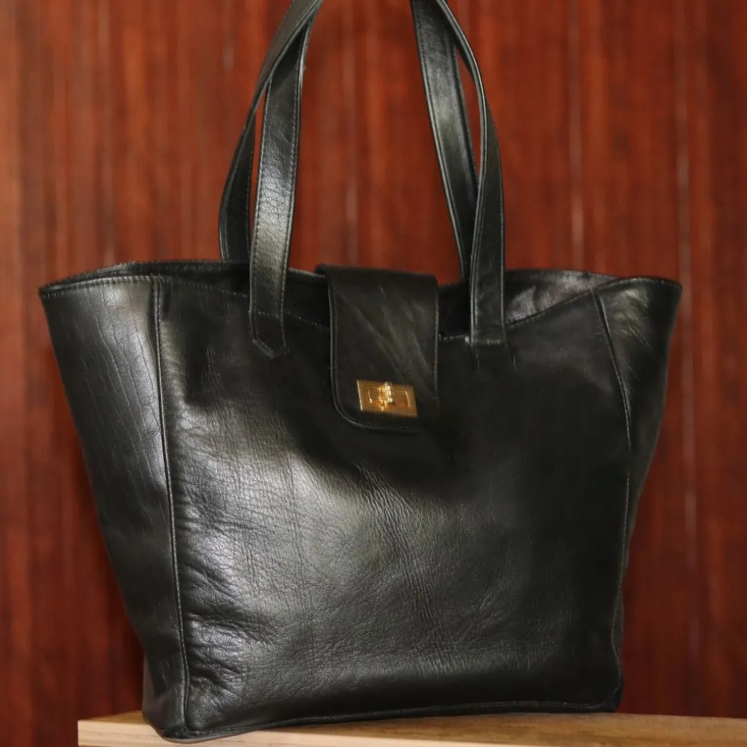 leather-tote-bag7.jpg Leather Tote Bag - Image 1